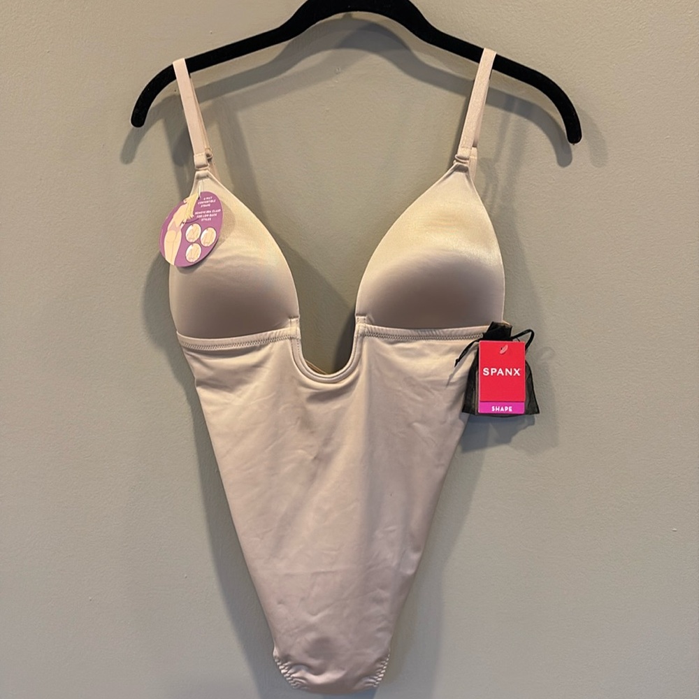 NWT Spanx Suit Your Fancy Low-Back Thong Bodysuit – Size M